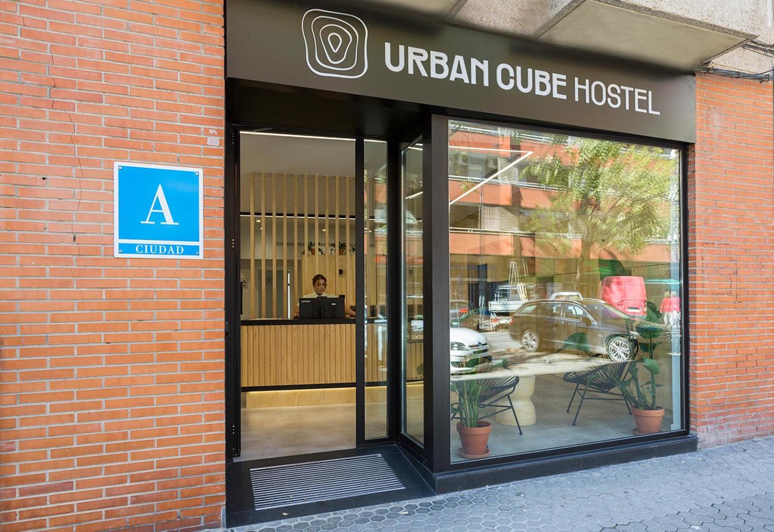 Urban Cube Hostel Sevilla Eksteriør billede